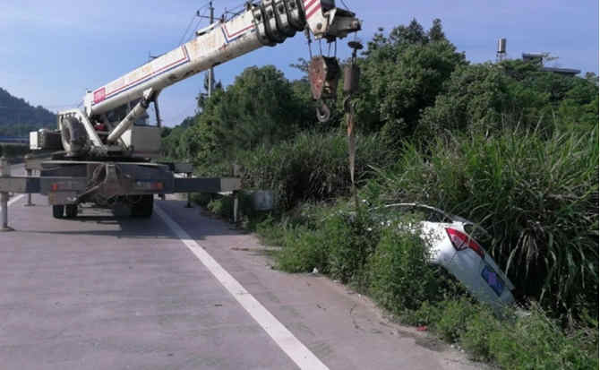 永福重载吊车救援 永福重载吊车救援